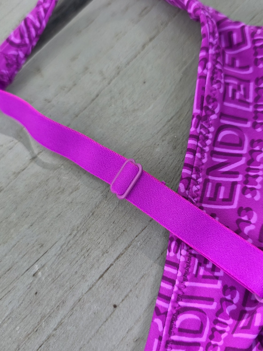 Fendi x SKIMS Skimpy Scoop Bralette. 3x. Fuchsia. - Picture 6 of 8
